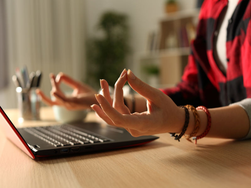 les cours de yoga en ligne un plus Pour ou contre le yoga en ligne ? la réponse