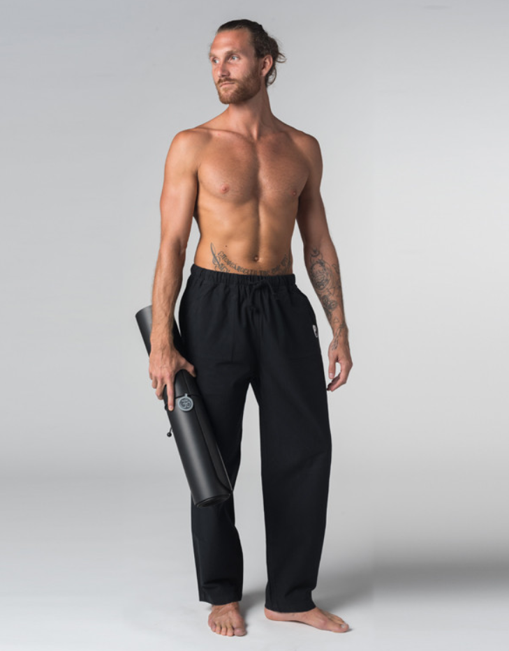 les pantalons de yoga pour homme conus par Chin Mudra